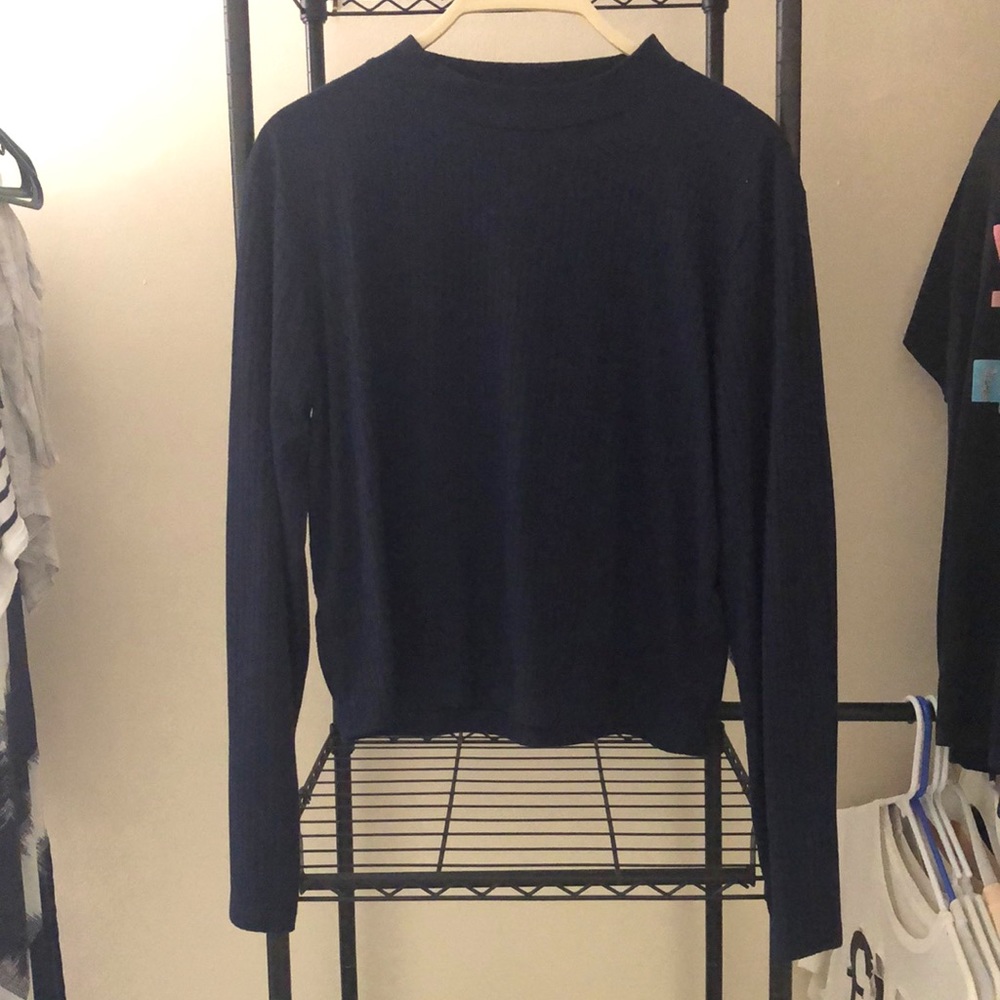 Soft long sleeve shirt.